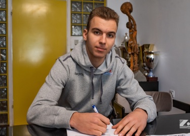Mladi Klarica potpisao ugovor s matičnim Zadrom:  Želim pred punim tribinama osvajati trofeje