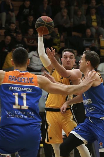 Igrao je za hrvatsku reprezentaciju, a sada je dio legendarnog talijanskog kluba