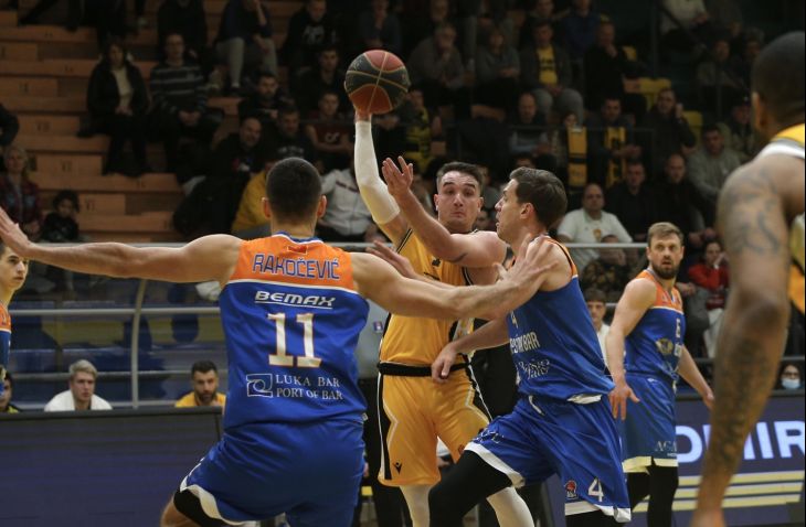 Igrao je za hrvatsku reprezentaciju, a sada je dio legendarnog talijanskog kluba