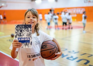 FOTO: Prvi košarkaški kampovi Krešimira Ćosića oduševili mlade sportaše