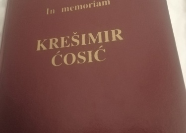 Prašnjava Knjiga žalosti s komemoracije Krešimiru Ćosiću pronađena među starudijom u dvorani Jazine