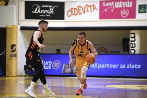 VIDEO Lovre Runjić prvo poluvrijeme bio gledatelj, a onda uništio Cedevitu Junior