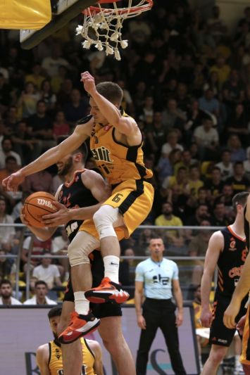 Majstorica ili prvi finalista? Odgovor stiže večeras