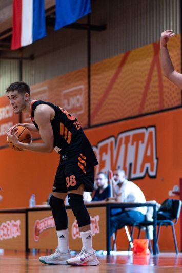 FOTO: Helios Sunsi u neizvjesnoj utakmici slavili protiv Cedevite Junior