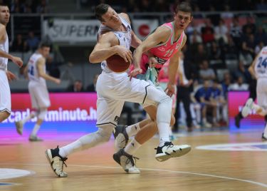 Luka Božić raskinuo ugovor s Valencijom i kao slobodan igrač potpisao za Granadu