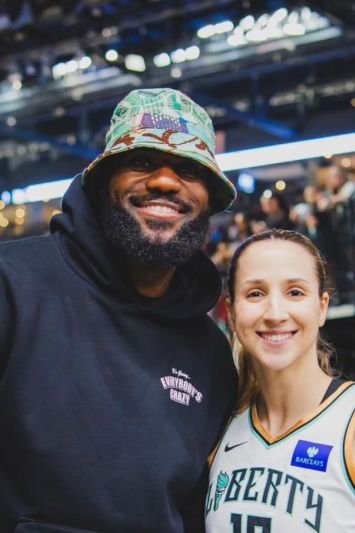 Fotografija s LeBronom Jamesom u sebi sažela sva odricanja Ivane Dojkić i njene obitelji