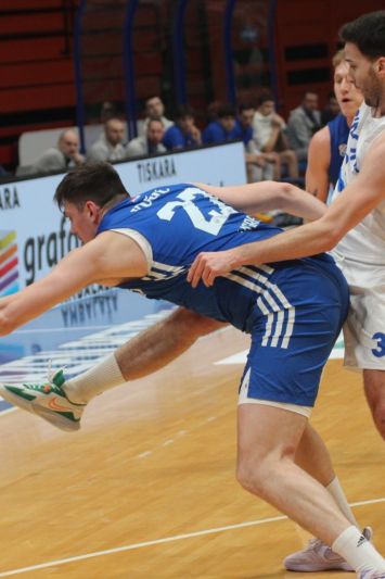 Cibona imala +19, Dinamo slavio u produžetku. Mulaomerović preko Sesara stigao do 4:0