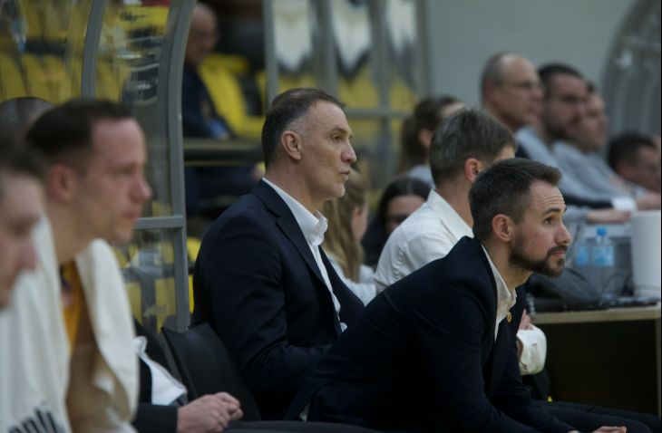 Mršić tijekom utakmice poslao Tišmu na prijevremeno 'tuširanje'