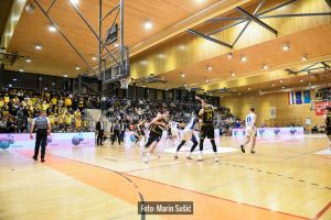 FOTO: Split nakon 21 godine osvojio trofej, Sinjani unatoč porazu slavili punim srcem