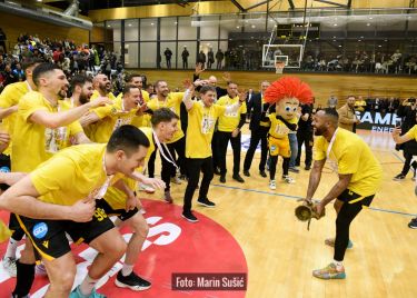 FOTO: Split nakon 21 godine osvojio trofej, Sinjani unatoč porazu slavili punim srcem