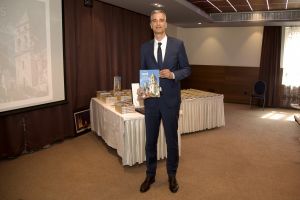 FOTO: Promovirana monografija "Omiš tvrđava košarke" - 300 stranica bogate povijesti košarke u gradu na ušću Cetine