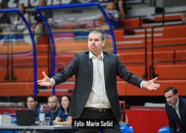 Dinamo u polufinalu, Repeša isključen