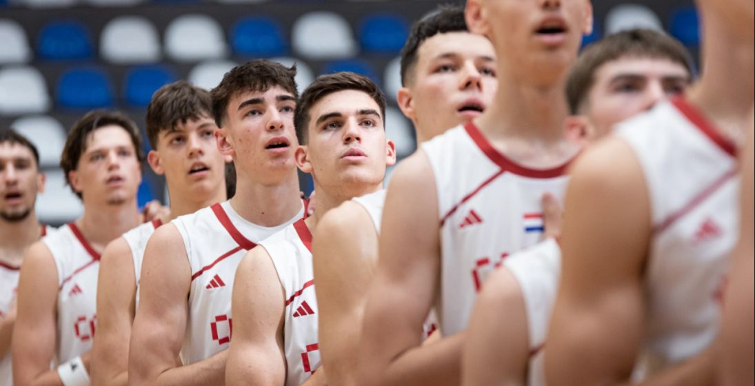 Juniori deklasirali Norvešku 76 razlike