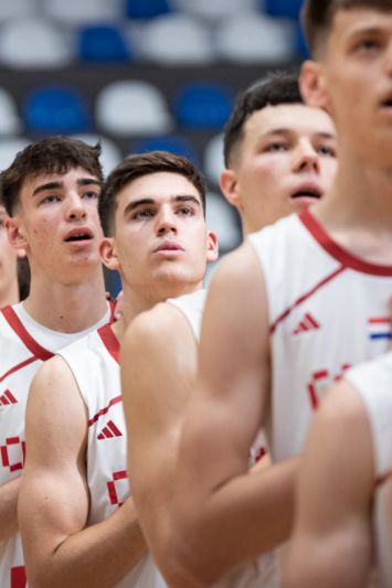 Juniori deklasirali Norvešku 76 razlike