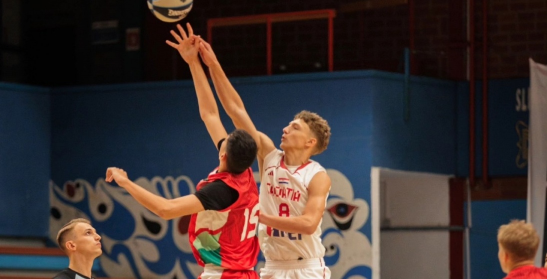 Mlađi kadeti preko Mađara do finala Slovenia Balla