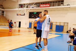 FOTO: Alkar teškom mukom do pobjede nad Ribolom, oduševio Amerikanac Robertson
