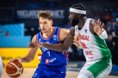 Srbin zbog udaranja Portugalca u trbuh isključen u 5. minuti, a onda se ozlijedio Bogdanović