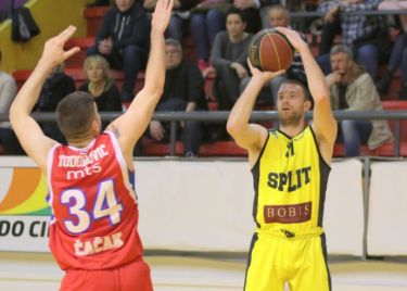 Henrik Širko se vratio u Premijer ligu u klub u kojem je bio, ali za koji nije odigrao niti jednu službenu utakmicu