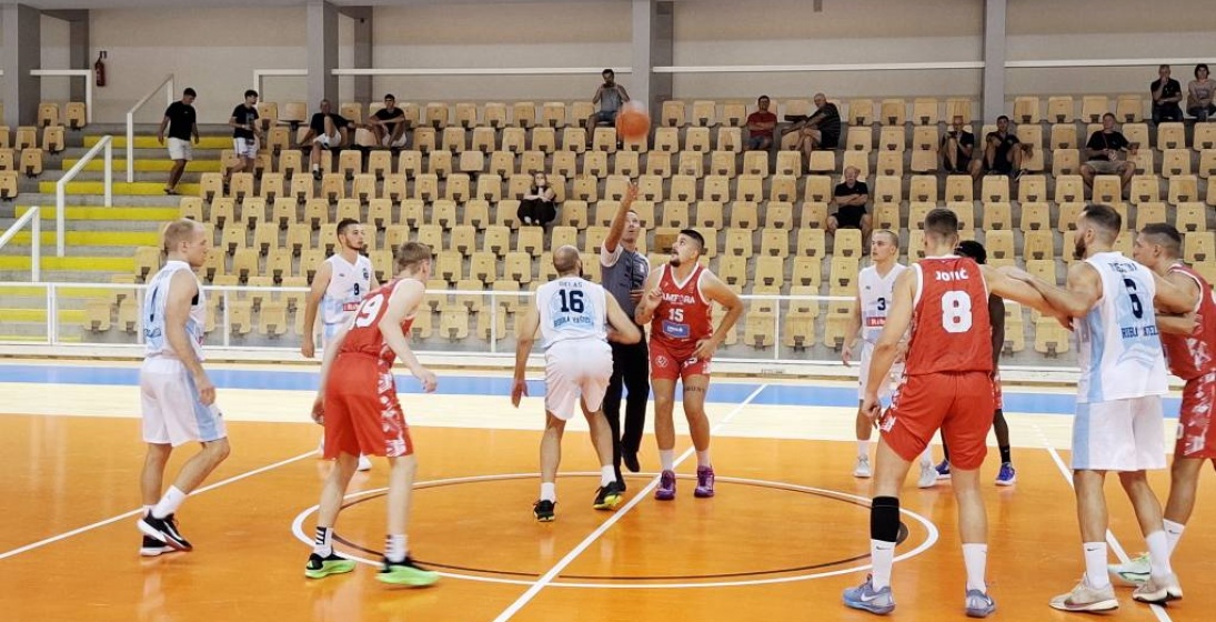 Ribola s 22 trice potopila Amforu