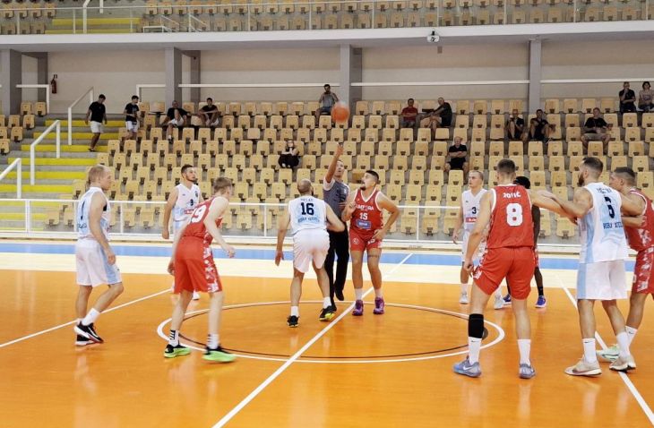 Ribola s 22 trice potopila Amforu