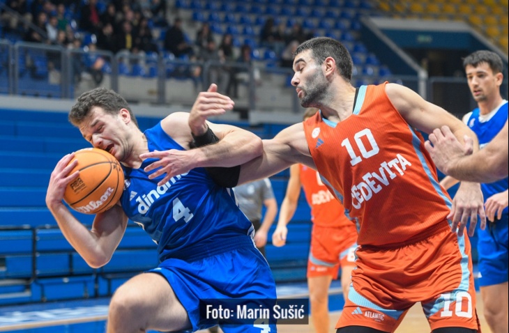 Pobjeda Dinama i Bad Blue Boysa