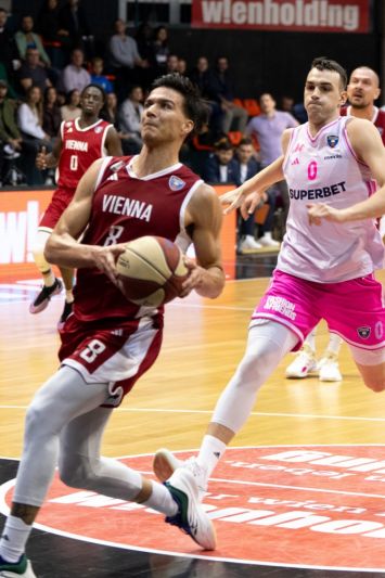 Sjajni Lovre Runjić oduševio u novoj pobjedi Vienne u ABA ligi, pala je beogradska Mega