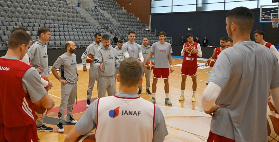 Mijatović izabrao 12 igrača za Cipar