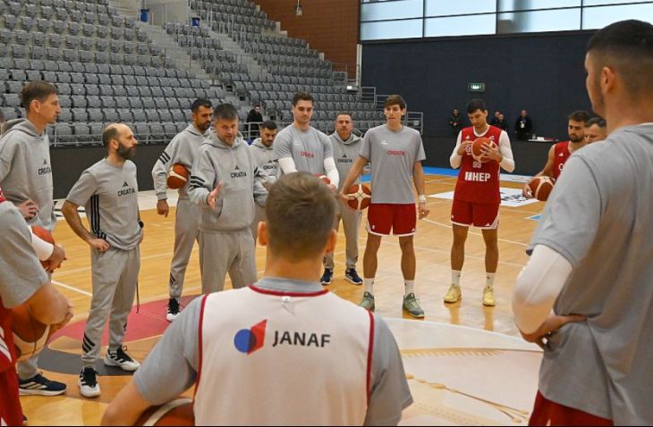 Mijatović izabrao 12 igrača za Cipar