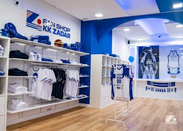 Ma kakav crni petak, plavo-bijeli vikend