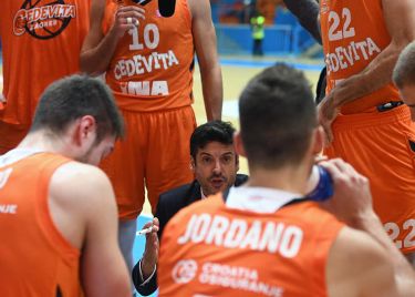 U trenerskim preslagivanjima Ivan Kapov je dobio novi posao, a u debiju ga čeka derbi