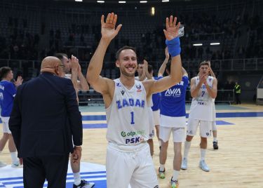 VIDEO Zadar srušio Viennu, Vlado Mihailović zabio 42 poena, Dječja tribina zapalila Višnjik