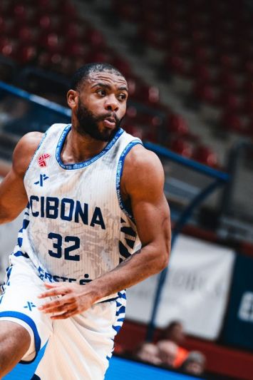 Justin Roberson podvrgnut operaciji, Cibona u problemima