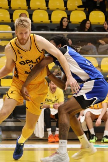 Split pregazio Alkar, ozljede Marinellija i Jordana, Repeša nije mogao dati izjavu