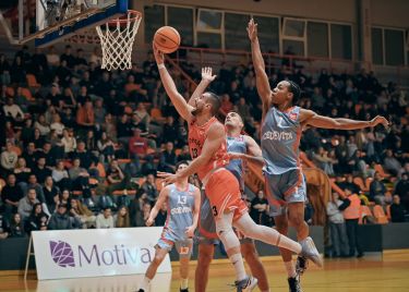Šibenka na Baldekinu nadigrala Cedevitu Junior i izjednačila skor sa Zagrepčanima