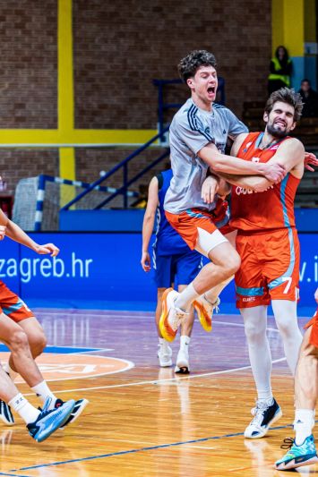 FOTO: Kakav gradski derbi! Lukša Buljević tricom u zadnjoj sekundi srušio Dinamo!