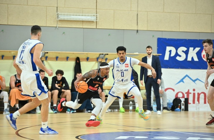 Dan nakon pobjede nad Šibenkom Alkar se razišao s Amerikancem