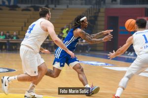 FOTO: Zadar dan nakon tijesnog poraza u ABA ligi s lakoćom slavio kod Dinama, čudesna utakmica Mihailovića