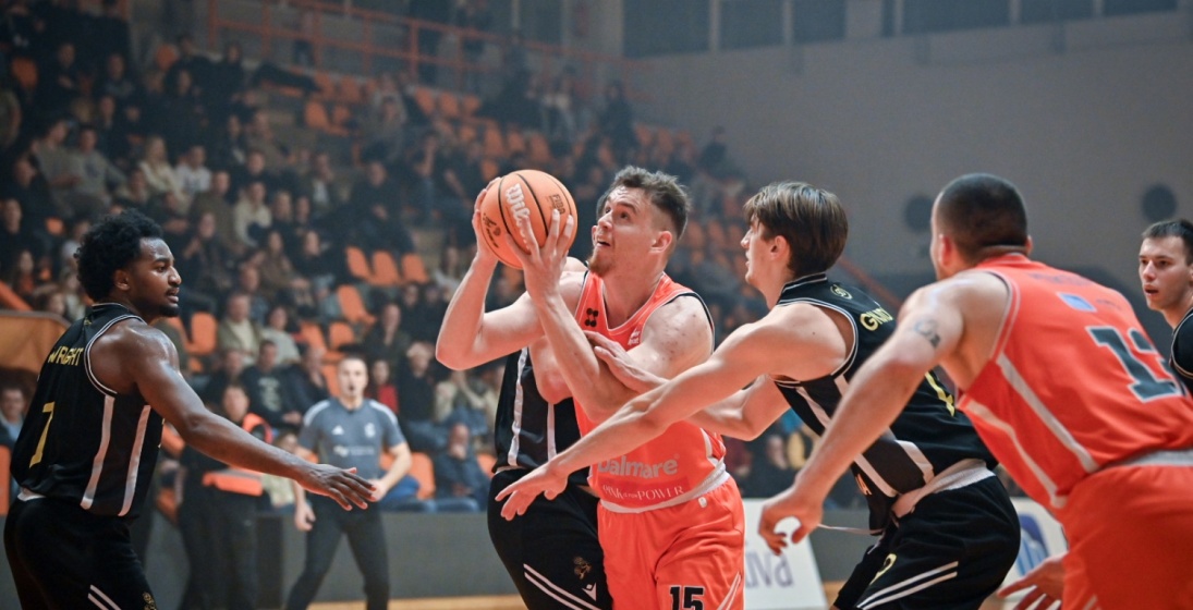 FOTO: Teški dani šibenske košarke, Dubrava se probila na šesto mjesto