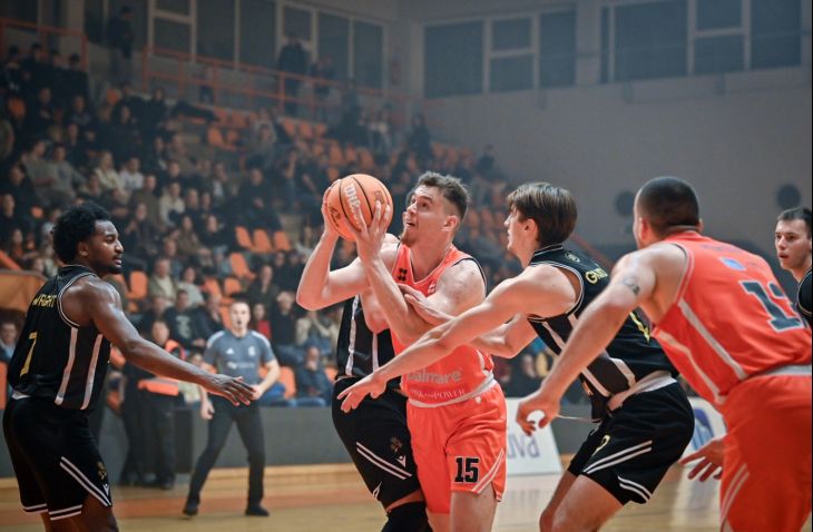 FOTO: Teški dani šibenske košarke, Dubrava se probila na šesto mjesto