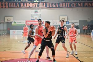 FOTO: Teški dani šibenske košarke, Dubrava se probila na šesto mjesto