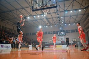 FOTO: Teški dani šibenske košarke, Dubrava se probila na šesto mjesto