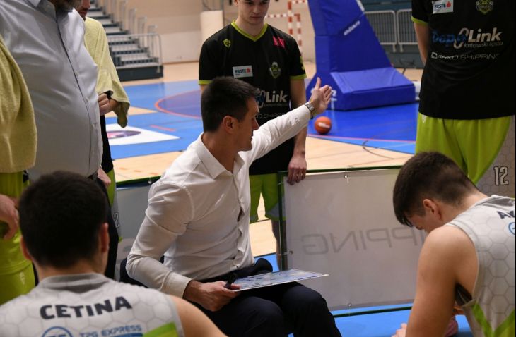 Škrljevo ostalo pri vrhu, Amfora se razbila u Kostreni