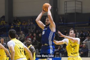 Novačić u zadnjoj sekundi Dinamu donio važnu pobjedu. Sesar: Mislim da nije vidio ni loptu ni koš...