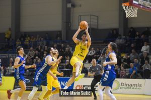 Novačić u zadnjoj sekundi Dinamu donio važnu pobjedu. Sesar: Mislim da nije vidio ni loptu ni koš...