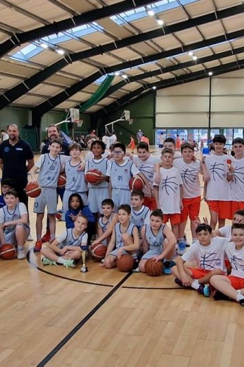 Vučići iz Beča kući pjevajući