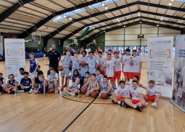 Vučići iz Beča kući pjevajući