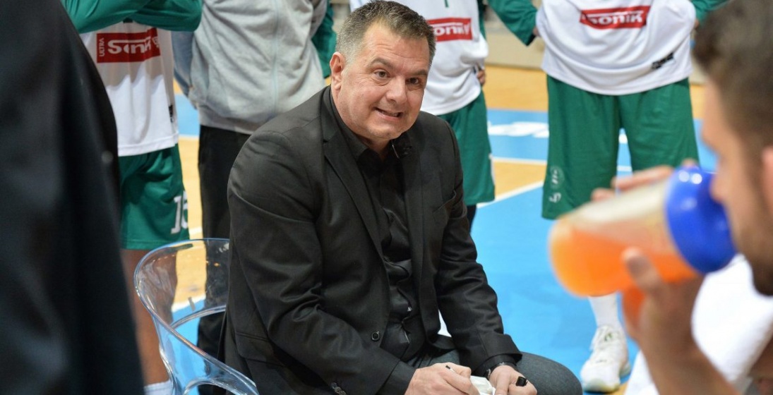 Hrvoje Vlašić je rekao svoje, a na vrhu je nastala neviđena gužva. Tri Zadranina stala u dva boda, prijeti im Vigo Bart