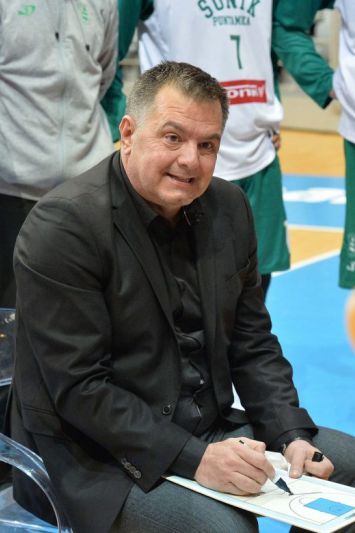 Hrvoje Vlašić je rekao svoje, a na vrhu je nastala neviđena gužva. Tri Zadranina stala u dva boda, prijeti im Vigo Bart