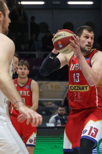 Šokantna reakcija zadarske publike na predstavljanju srpskog igrača