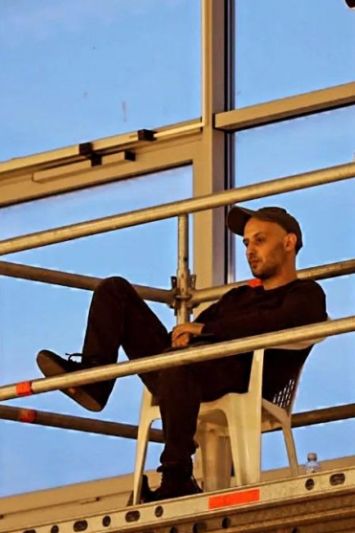 Sinjskom "čovjeku sa skele" probleme radili imenjaci